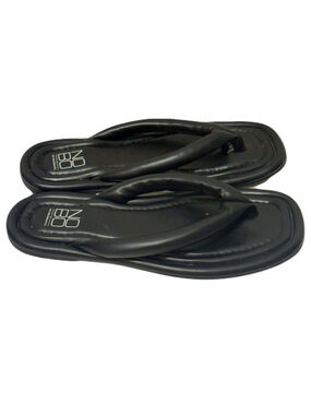 No Boundaries Women's Puffy Thong Flip Flop Sandals